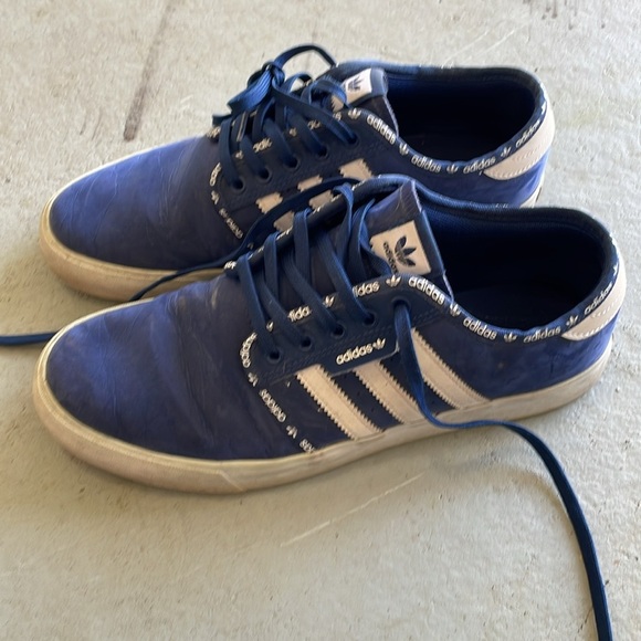 Adidas men’s blue sneakers - size 8 - Picture 2 of 4